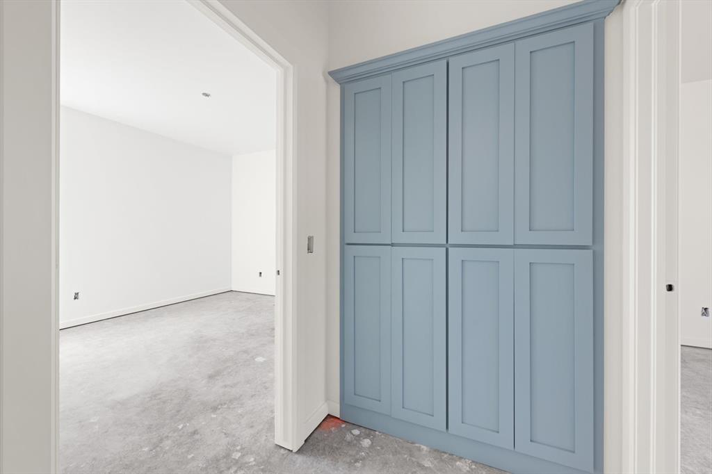 881 Meadow Park Drive Property Photo 17