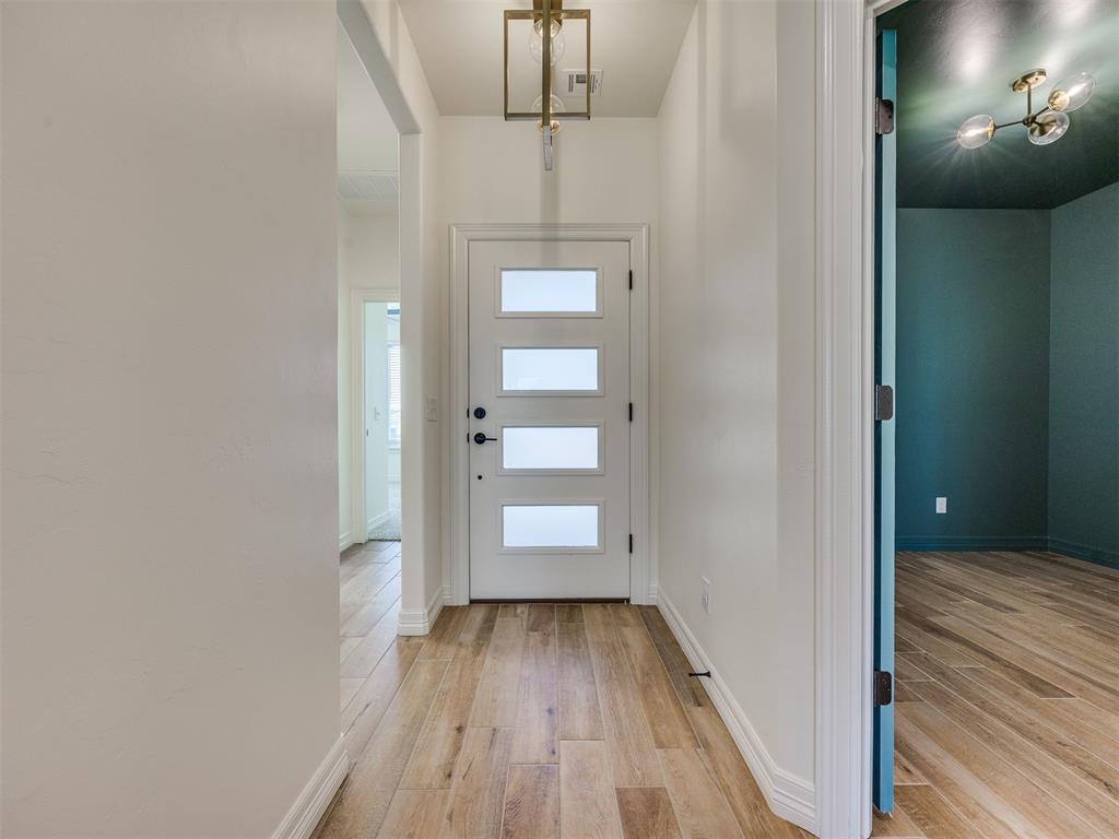 225 Sage Brush Way Property Photo 5