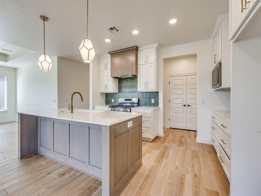 225 Sage Brush Way Property Photo 9