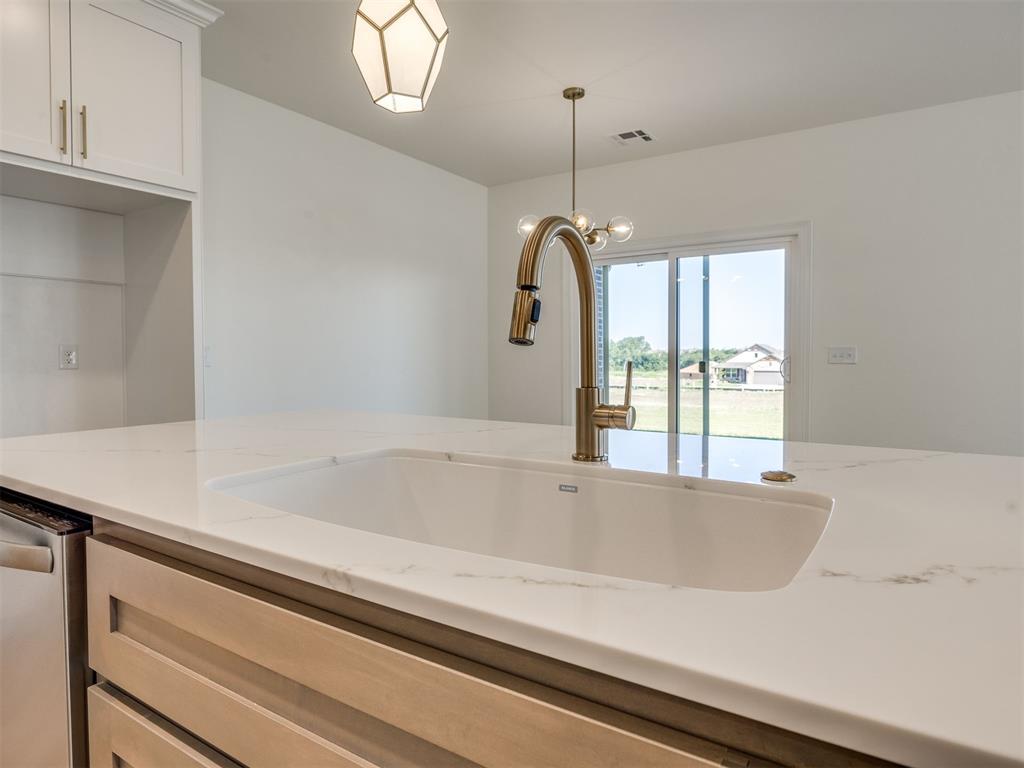 225 Sage Brush Way Property Photo 12