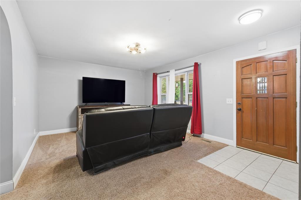 36 Limberlost Road Property Photo 3