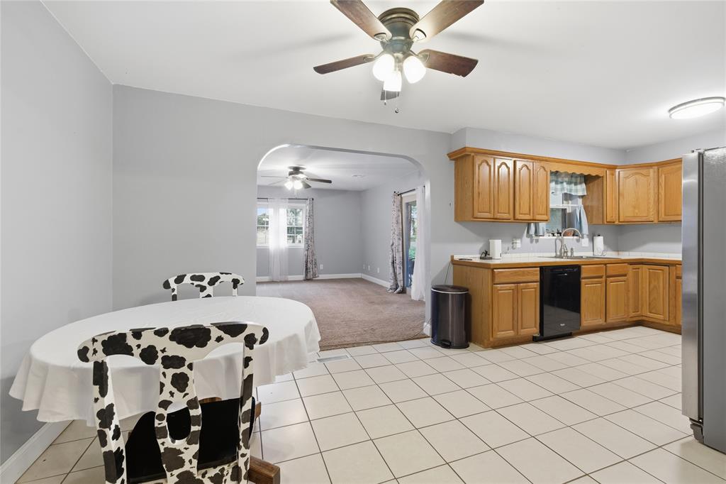 36 Limberlost Road Property Photo 4