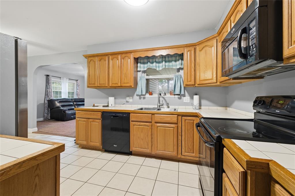 36 Limberlost Road Property Photo 8