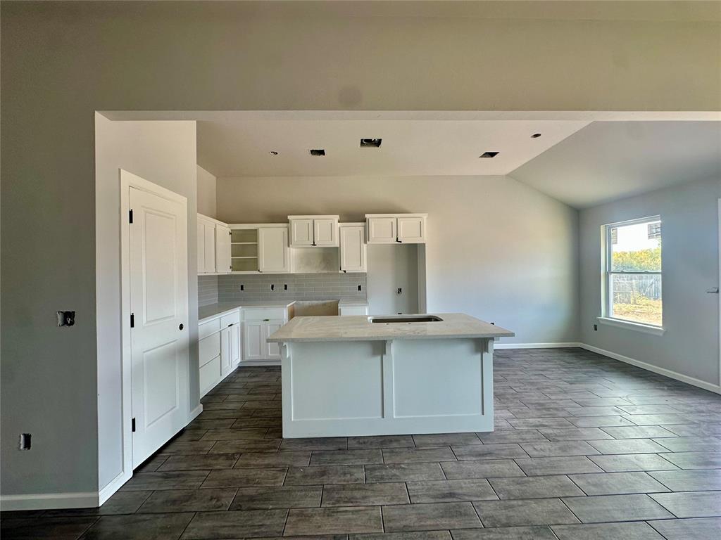 1017 Redwood Creek Drive Property Photo 3