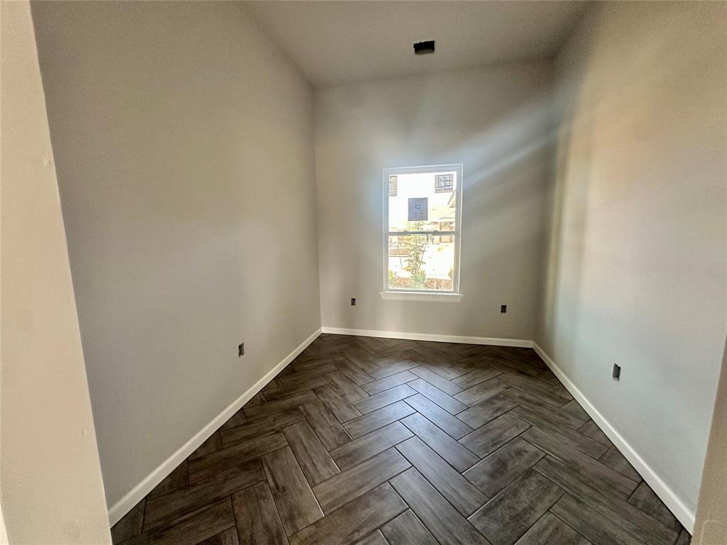 1017 Redwood Creek Drive Property Photo 4