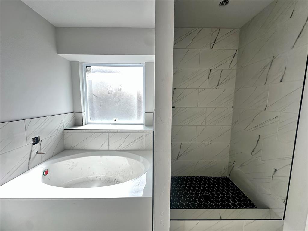 1017 Redwood Creek Drive Property Photo 5