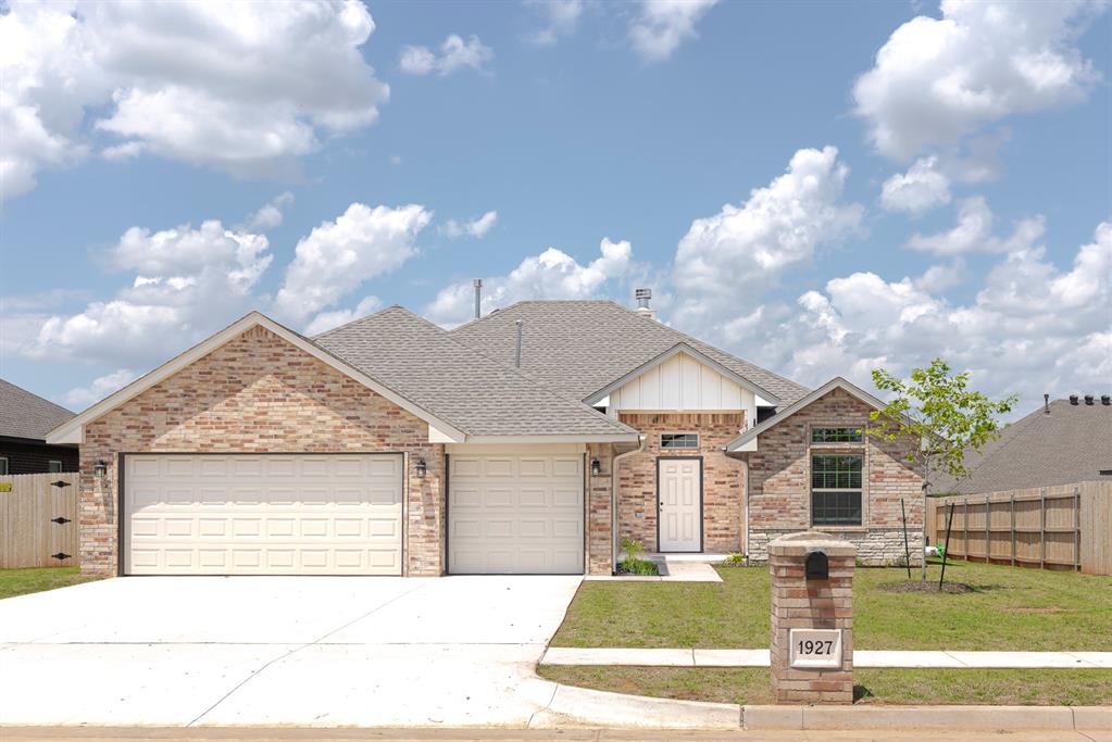 1927 W Flintlock Way
