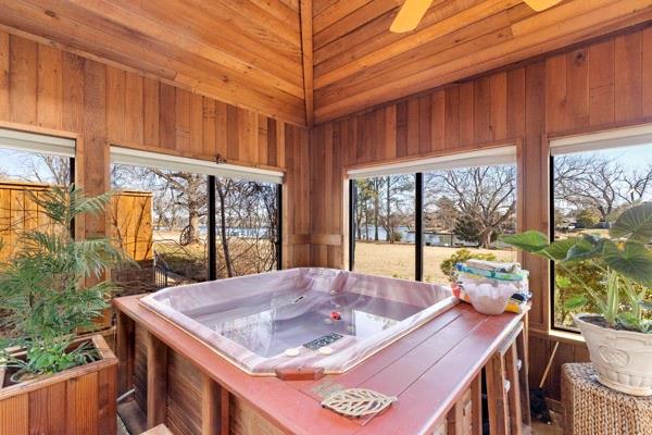 10604 Admiral Drive Property Photo 19