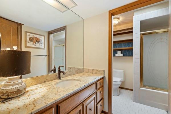 10604 Admiral Drive Property Photo 28