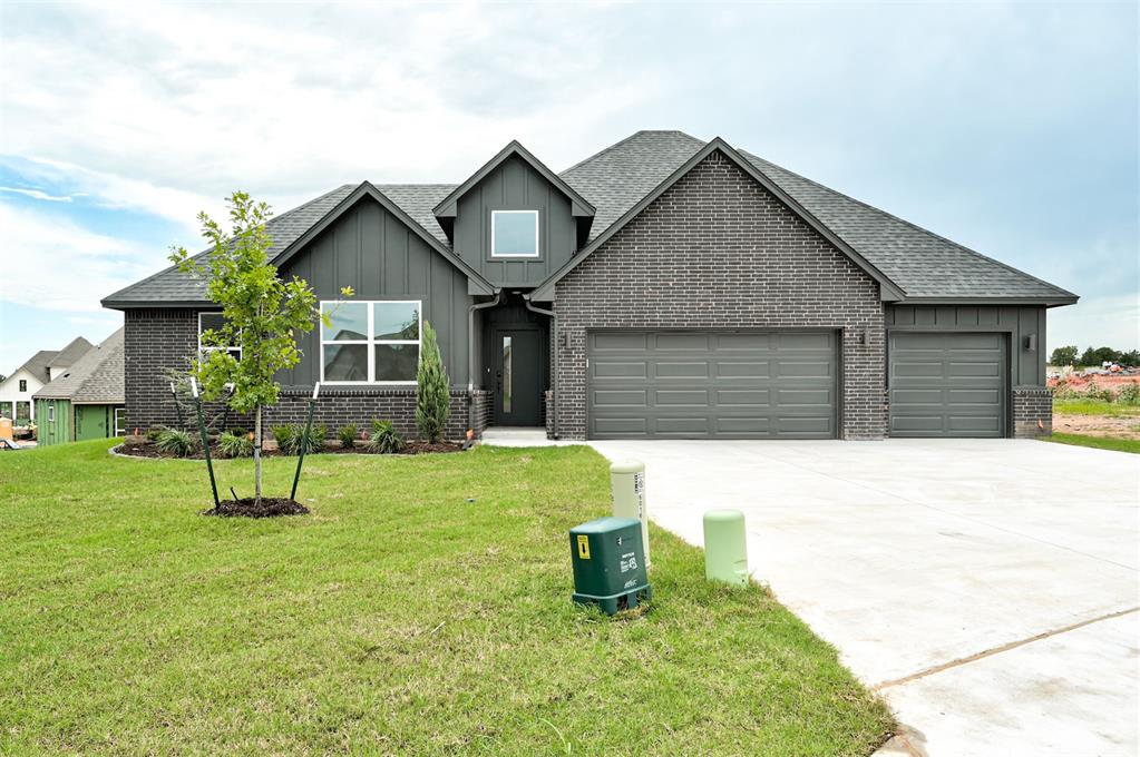 6016 Kinnick Drive Property Photo 2