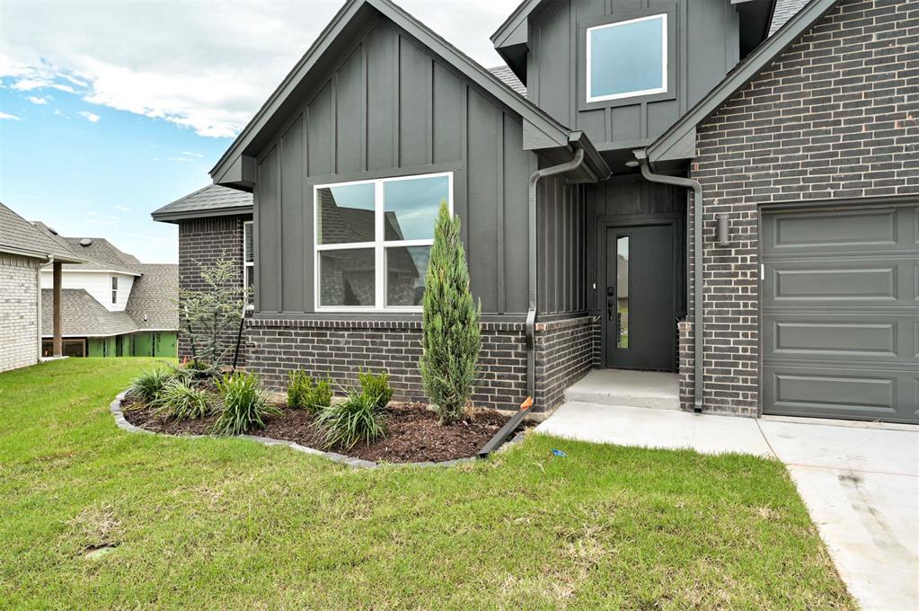 6016 Kinnick Drive Property Photo 5