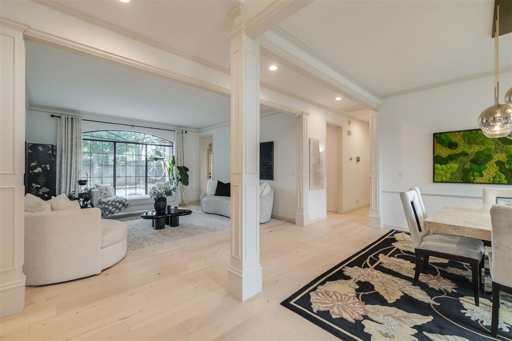 1009 Glenridge Drive Property Photo 4