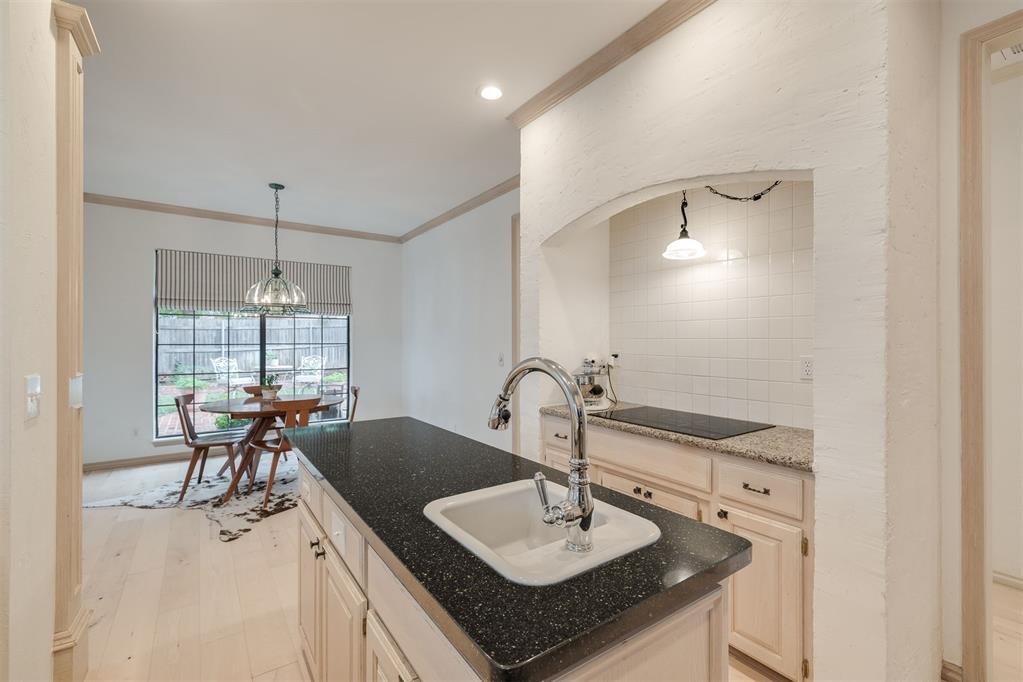 1009 Glenridge Drive Property Photo 16