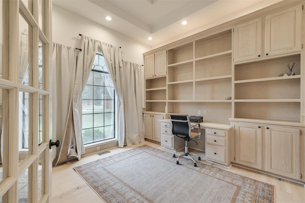 1009 Glenridge Drive Property Photo 24