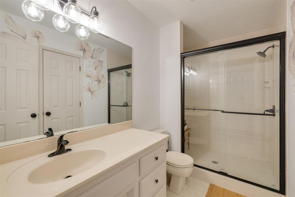 1009 Glenridge Drive Property Photo 36