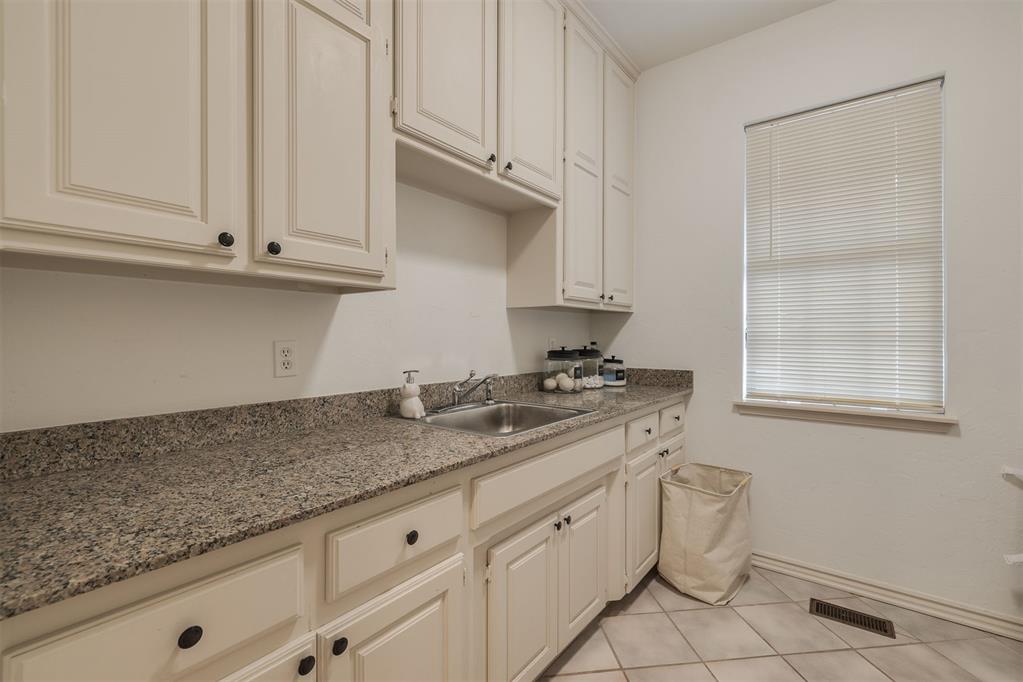 1009 Glenridge Drive Property Photo 44