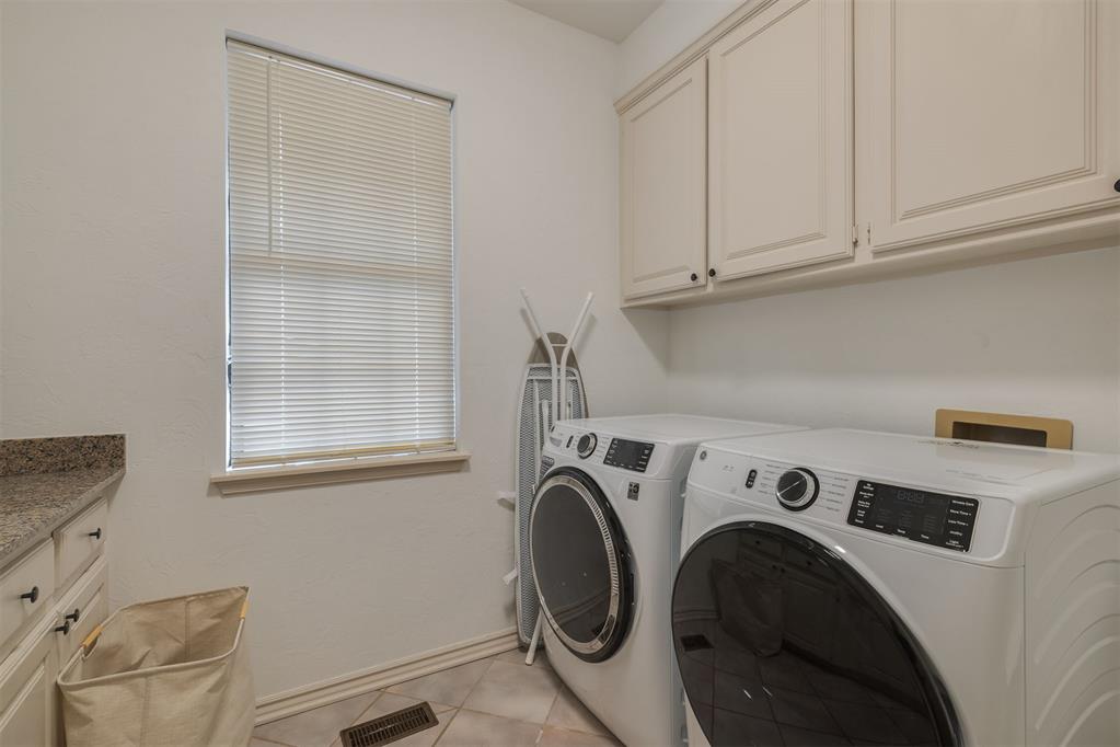 1009 Glenridge Drive Property Photo 45