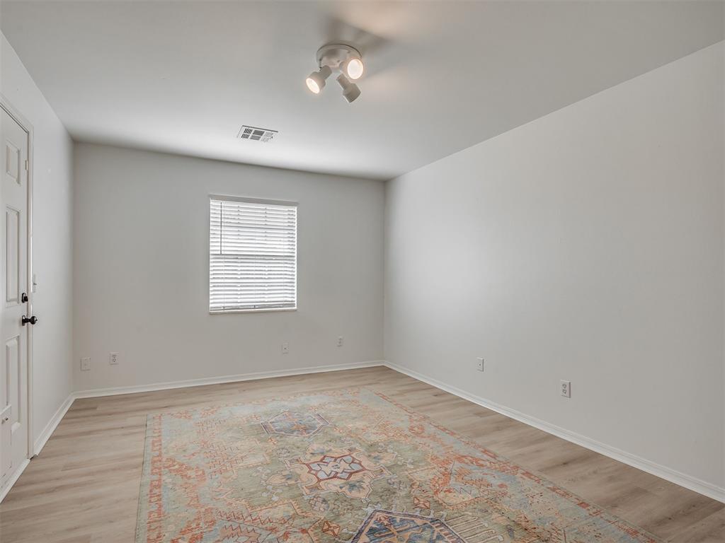 2004 Manchester Drive Property Photo 18