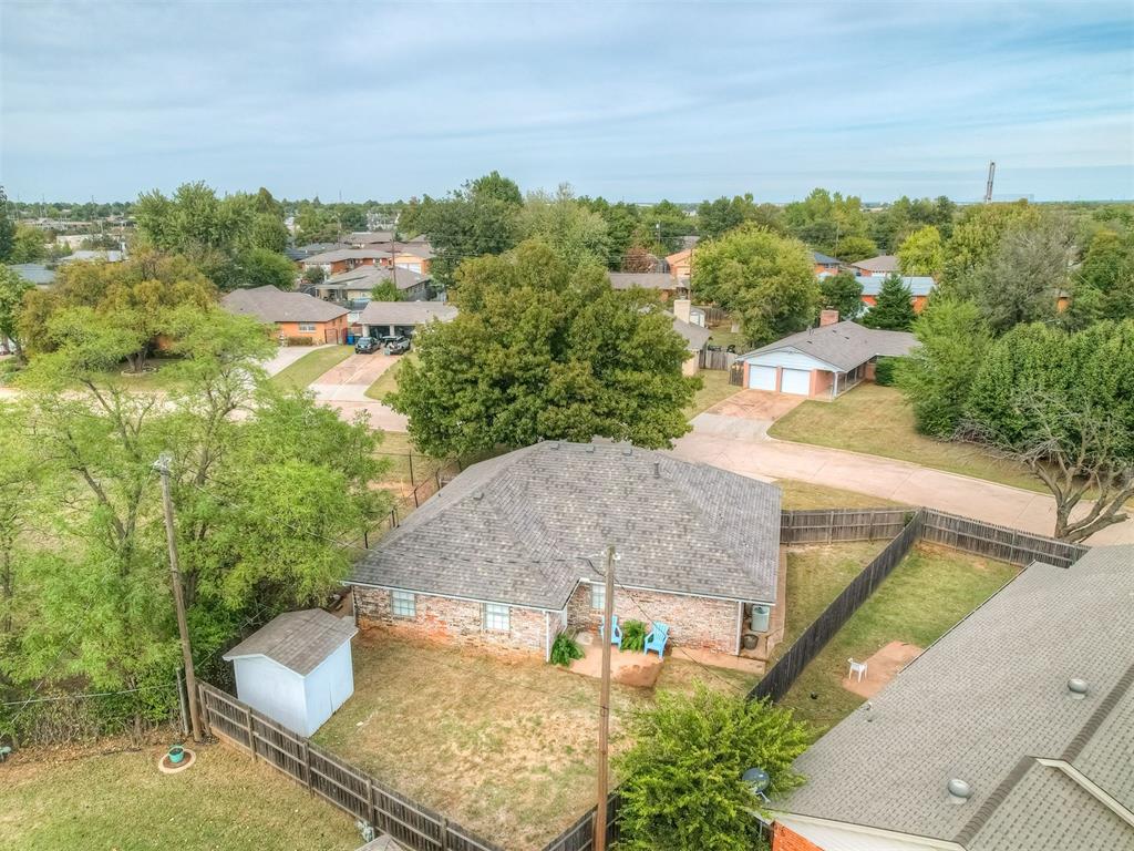 2004 Manchester Drive Property Photo 31