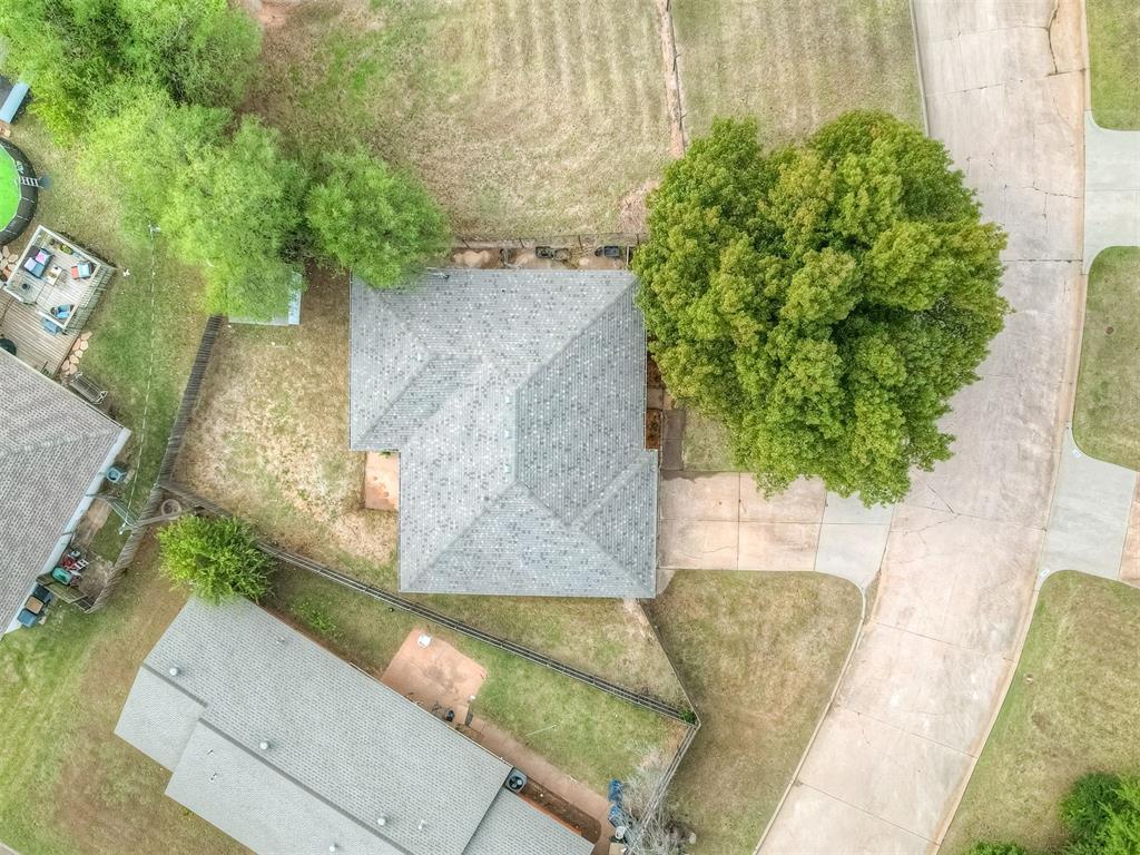 2004 Manchester Drive Property Photo 33