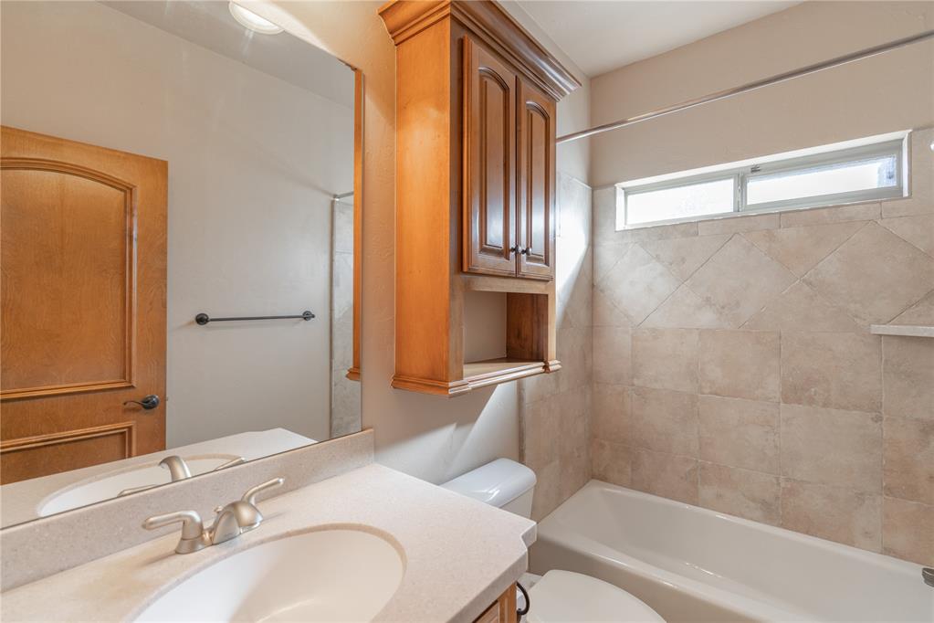 2712 Sw 138th Street Property Photo 11