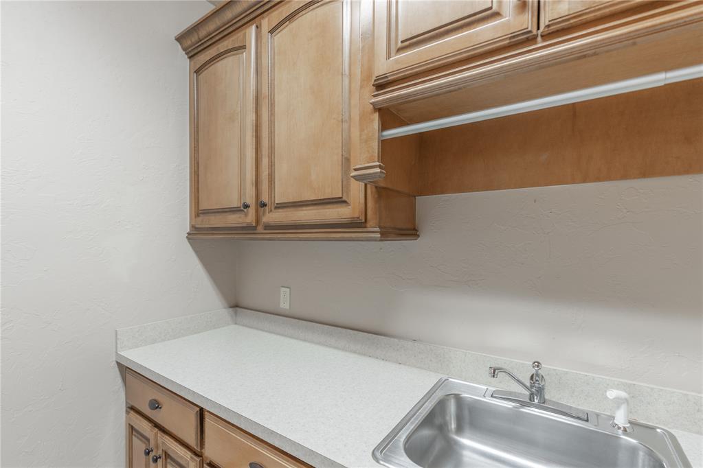 2712 Sw 138th Street Property Photo 34