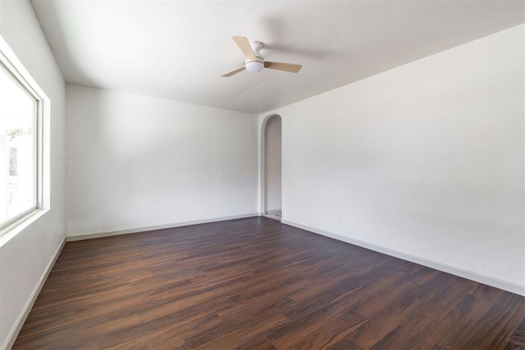 1932 Elm Drive Property Photo 7