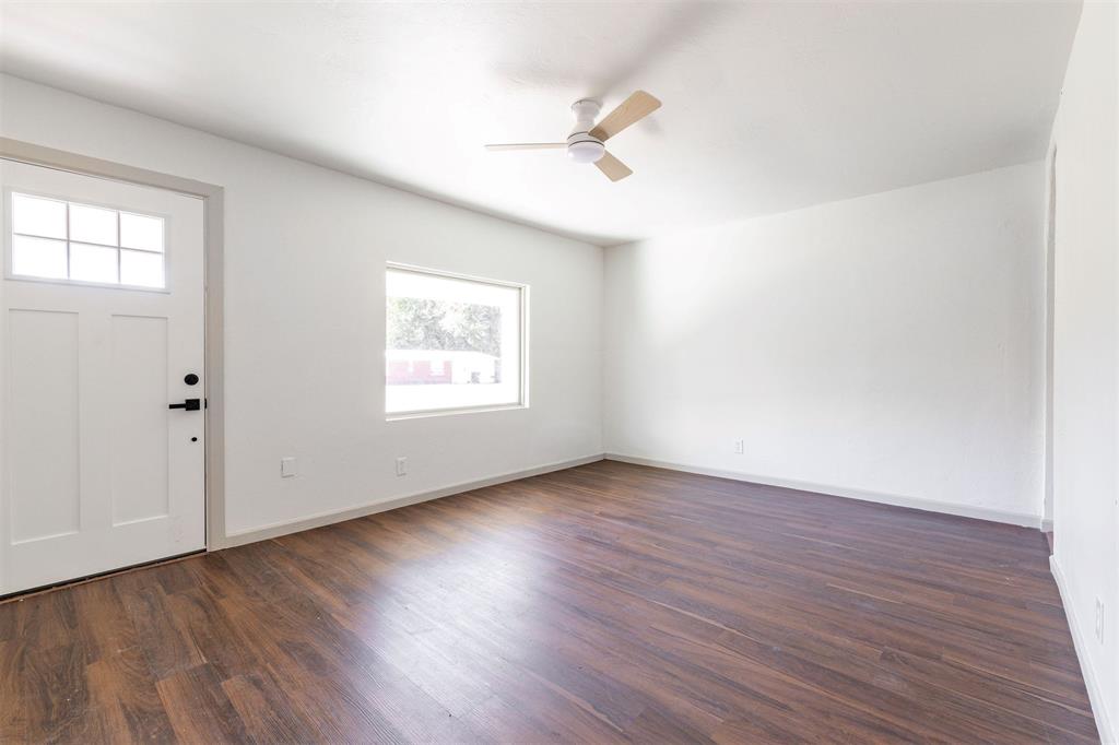 1932 Elm Drive Property Photo 8