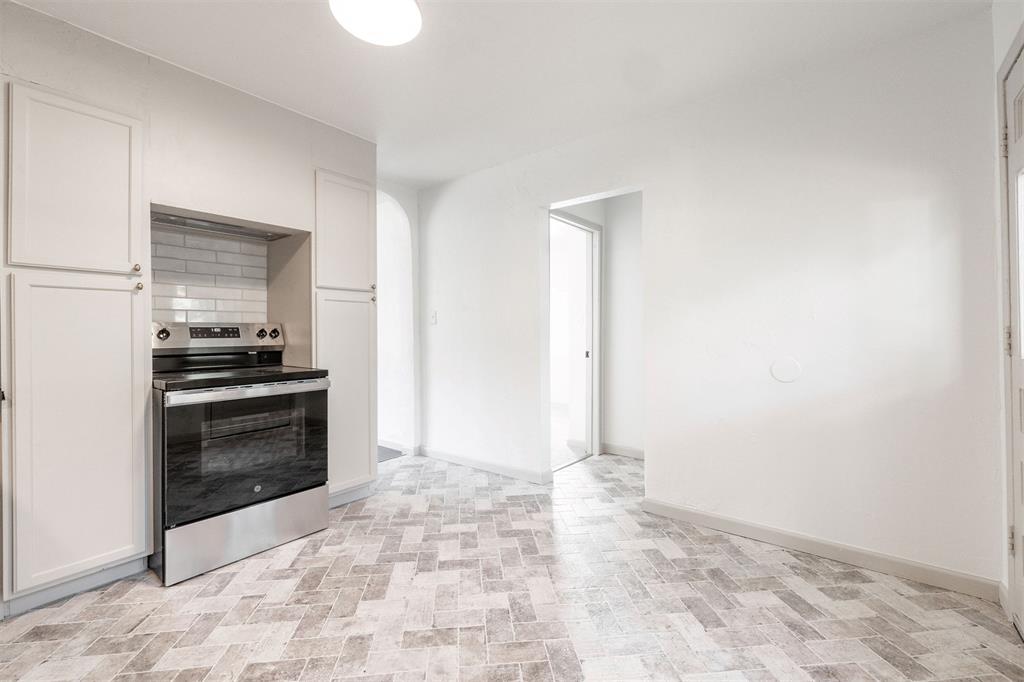 1932 Elm Drive Property Photo 14