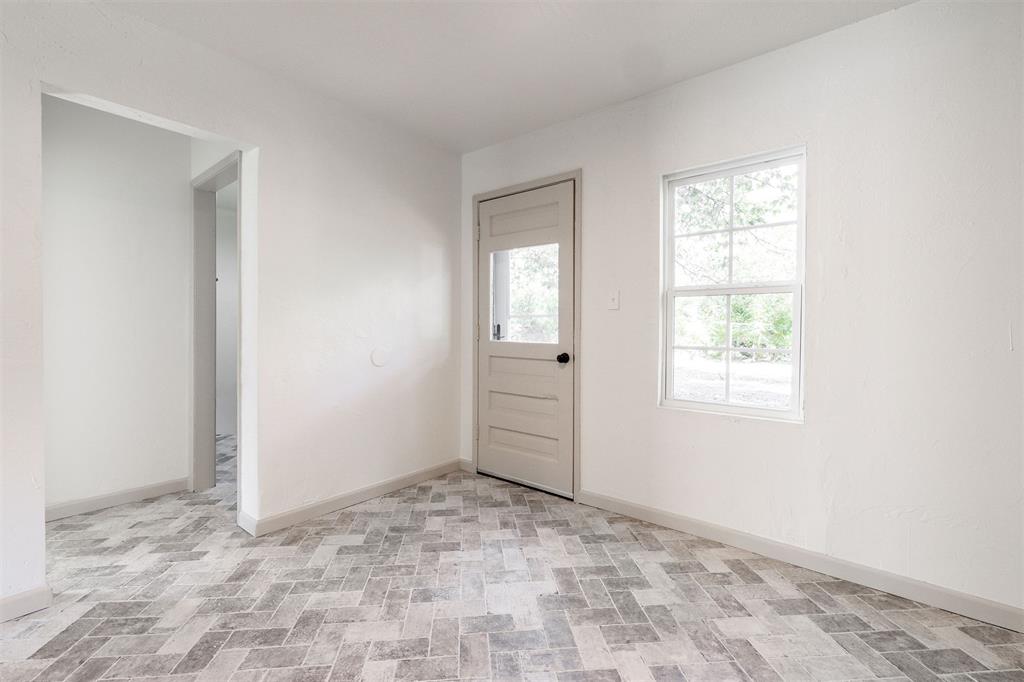 1932 Elm Drive Property Photo 15