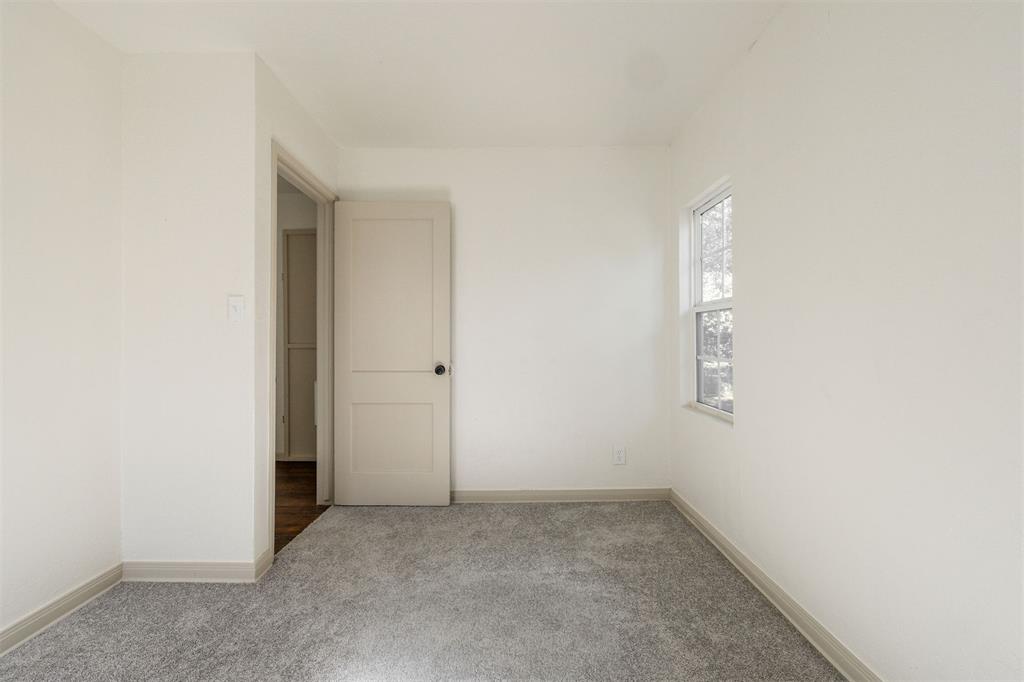 1932 Elm Drive Property Photo 28