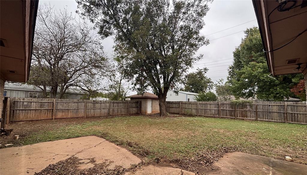 105 S County Line Road Property Photo 3