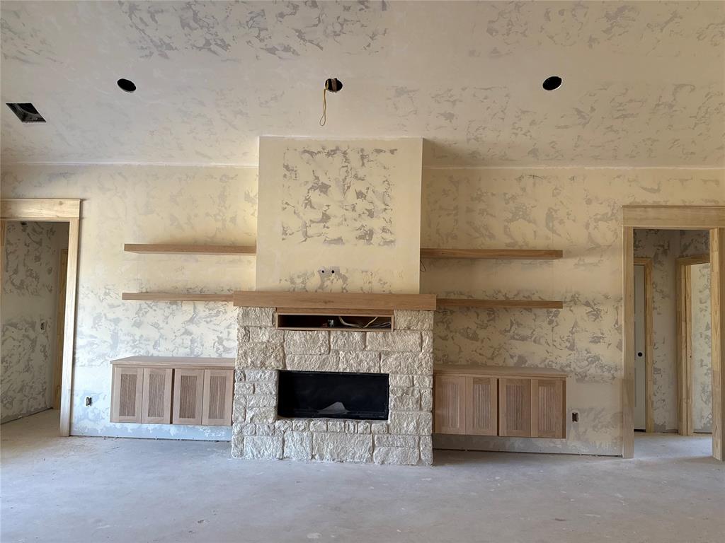 4304 Ravenscourt Lane Property Photo 2