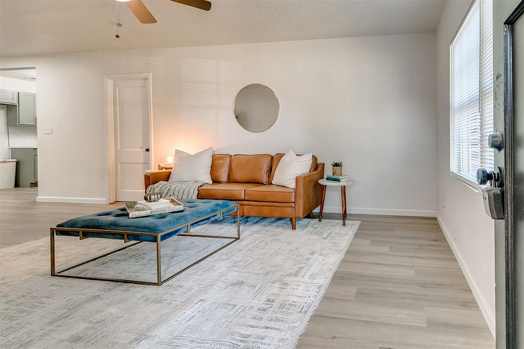 2244 Churchill Place Property Photo 3