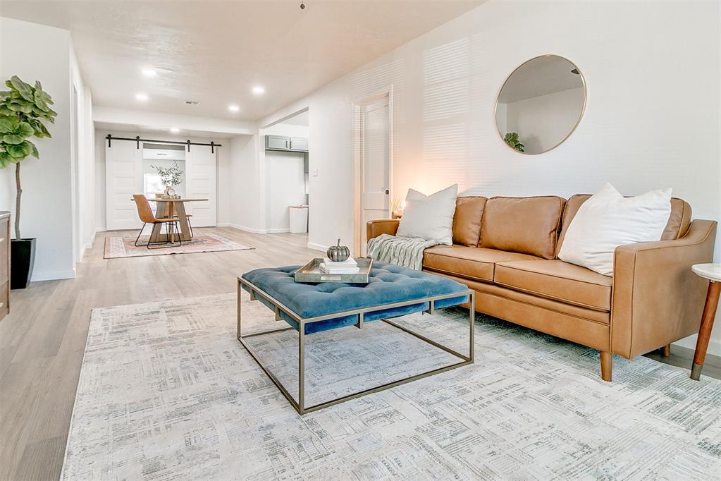 2244 Churchill Place Property Photo 4