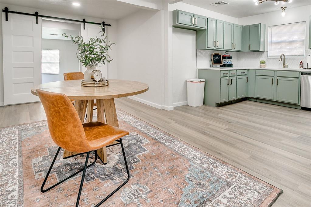 2244 Churchill Place Property Photo 6