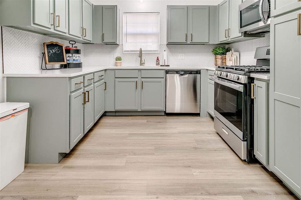 2244 Churchill Place Property Photo 7