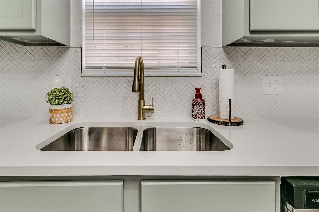 2244 Churchill Place Property Photo 8