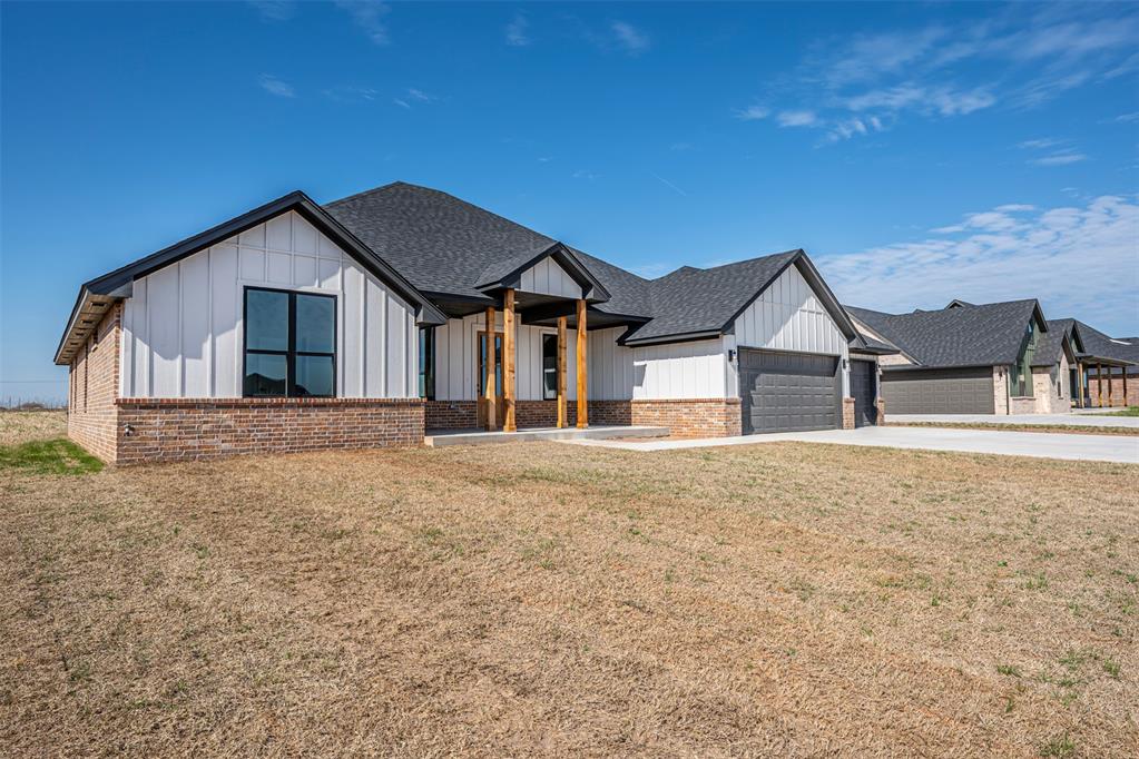 8484 Rip Way Property Photo 3