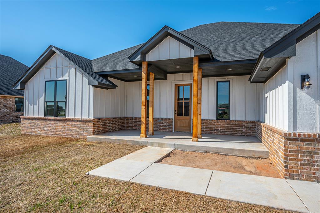 8484 Rip Way Property Photo 4