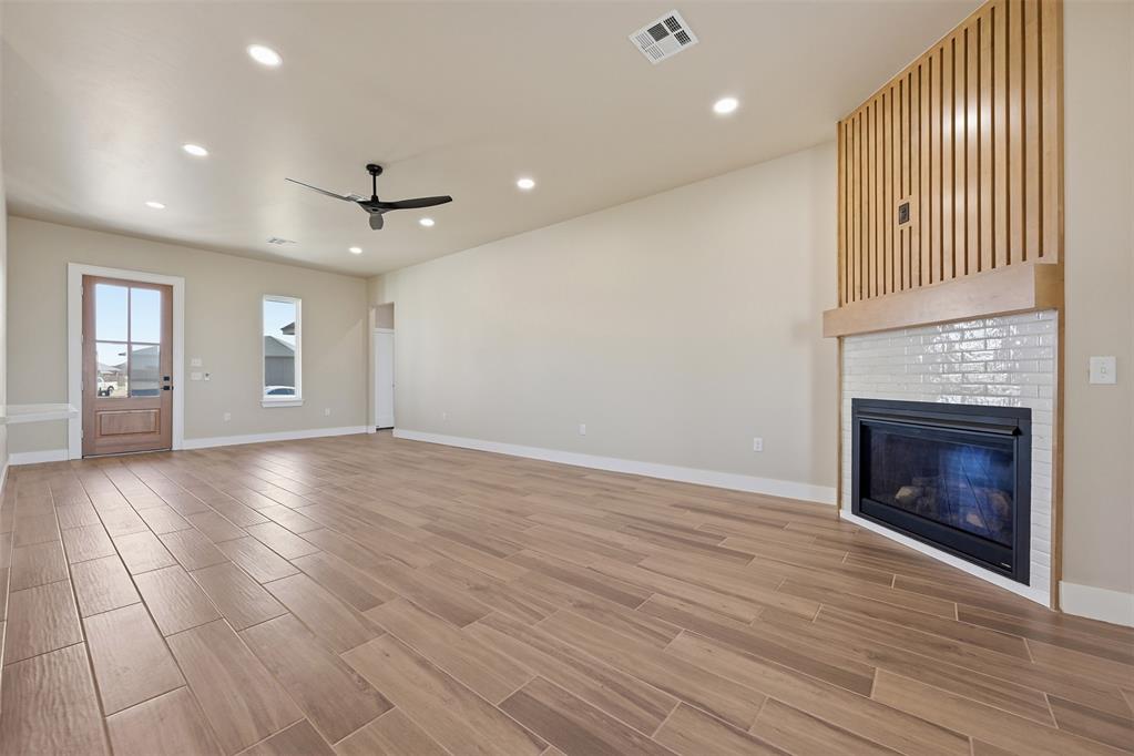 8484 Rip Way Property Photo 6