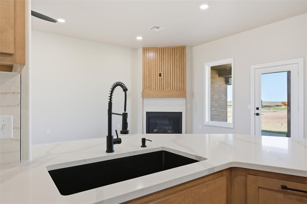 8484 Rip Way Property Photo 10