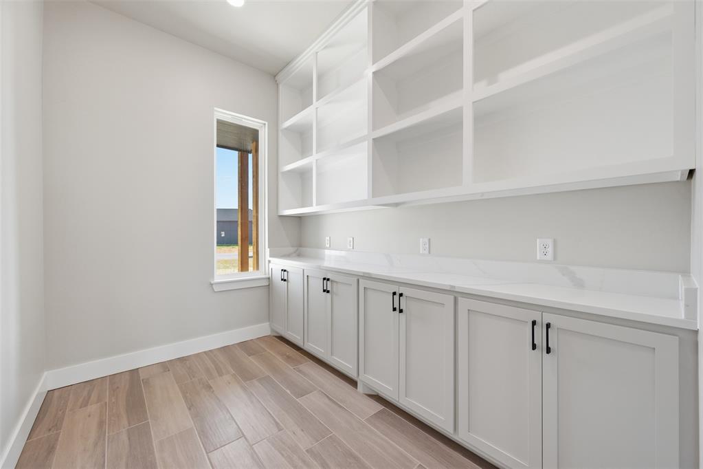 8484 Rip Way Property Photo 13