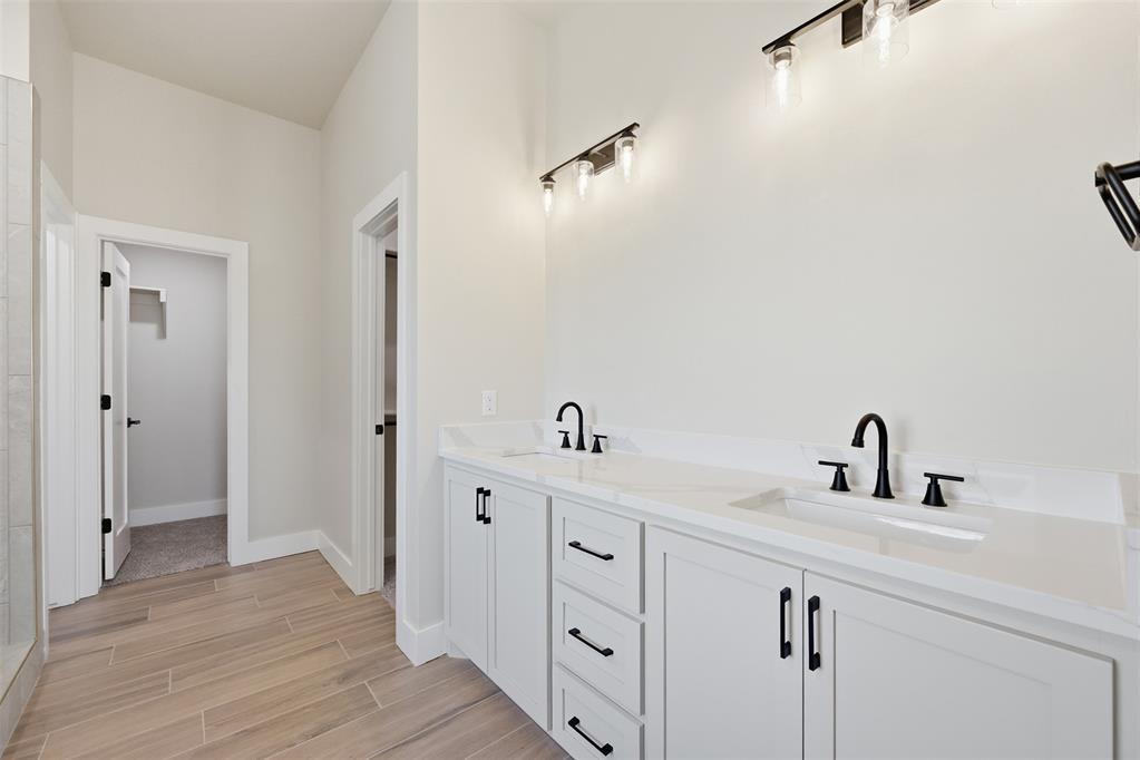 8484 Rip Way Property Photo 17