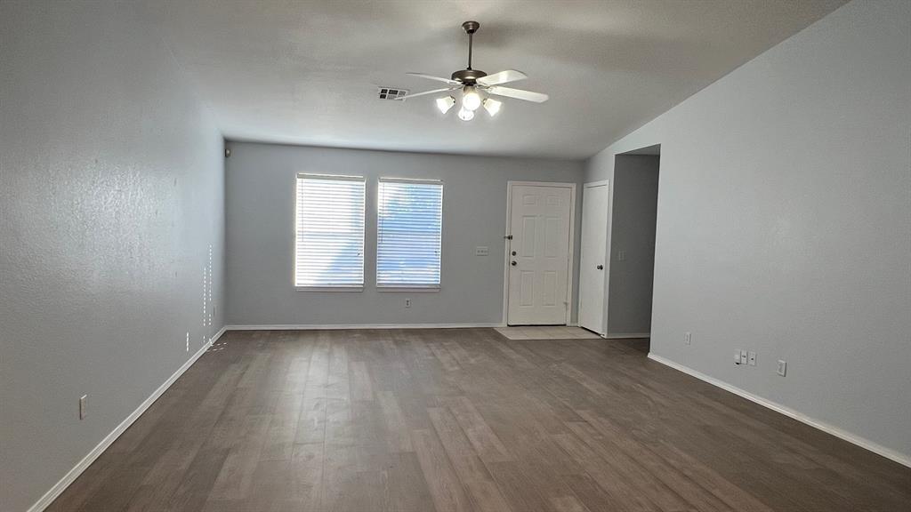 1017 Tulip Drive Property Photo 3