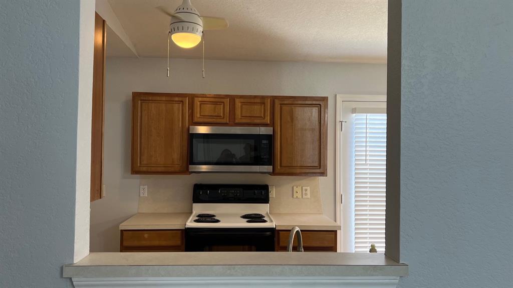 1017 Tulip Drive Property Photo 5