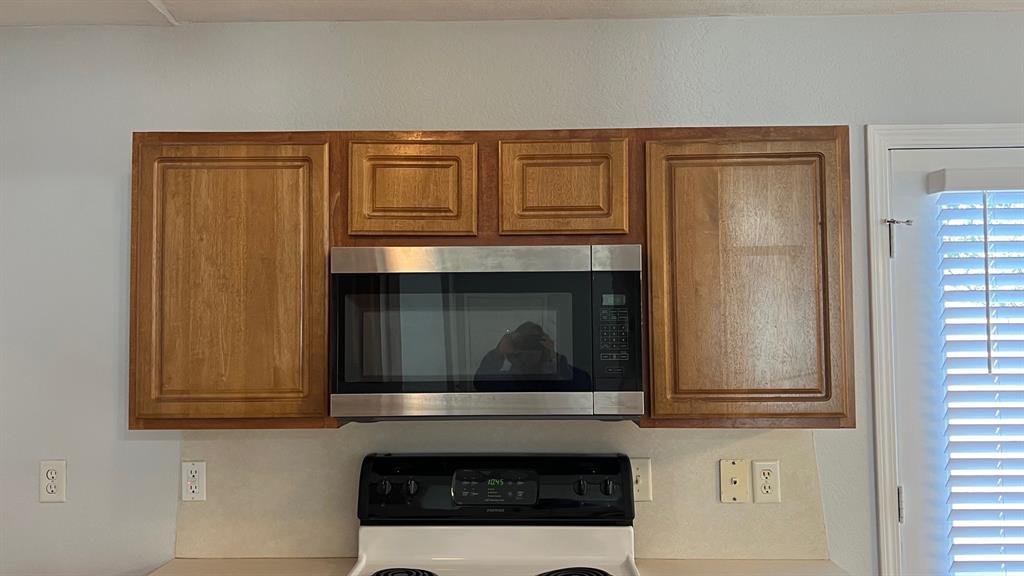 1017 Tulip Drive Property Photo 7