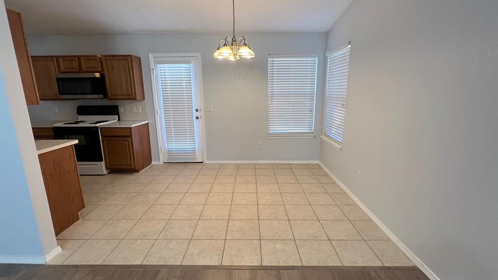 1017 Tulip Drive Property Photo 9