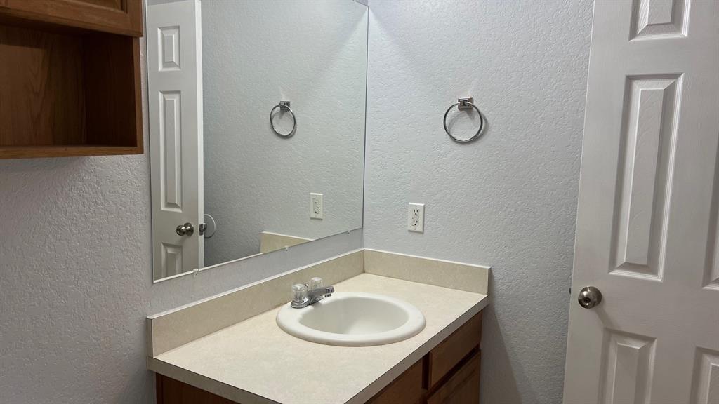 1017 Tulip Drive Property Photo 11