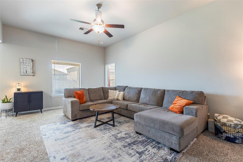 1012 Nw 5th Street Property Photo 3